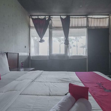 Reddoorz @ Maribaya Street Hotel Lembang Ngoại thất bức ảnh