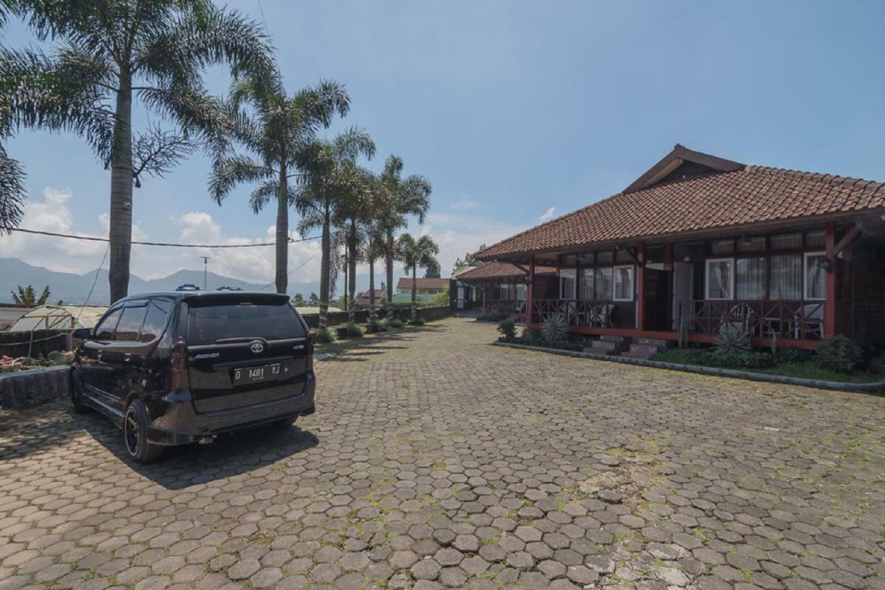 Reddoorz @ Maribaya Street Hotel Lembang Ngoại thất bức ảnh