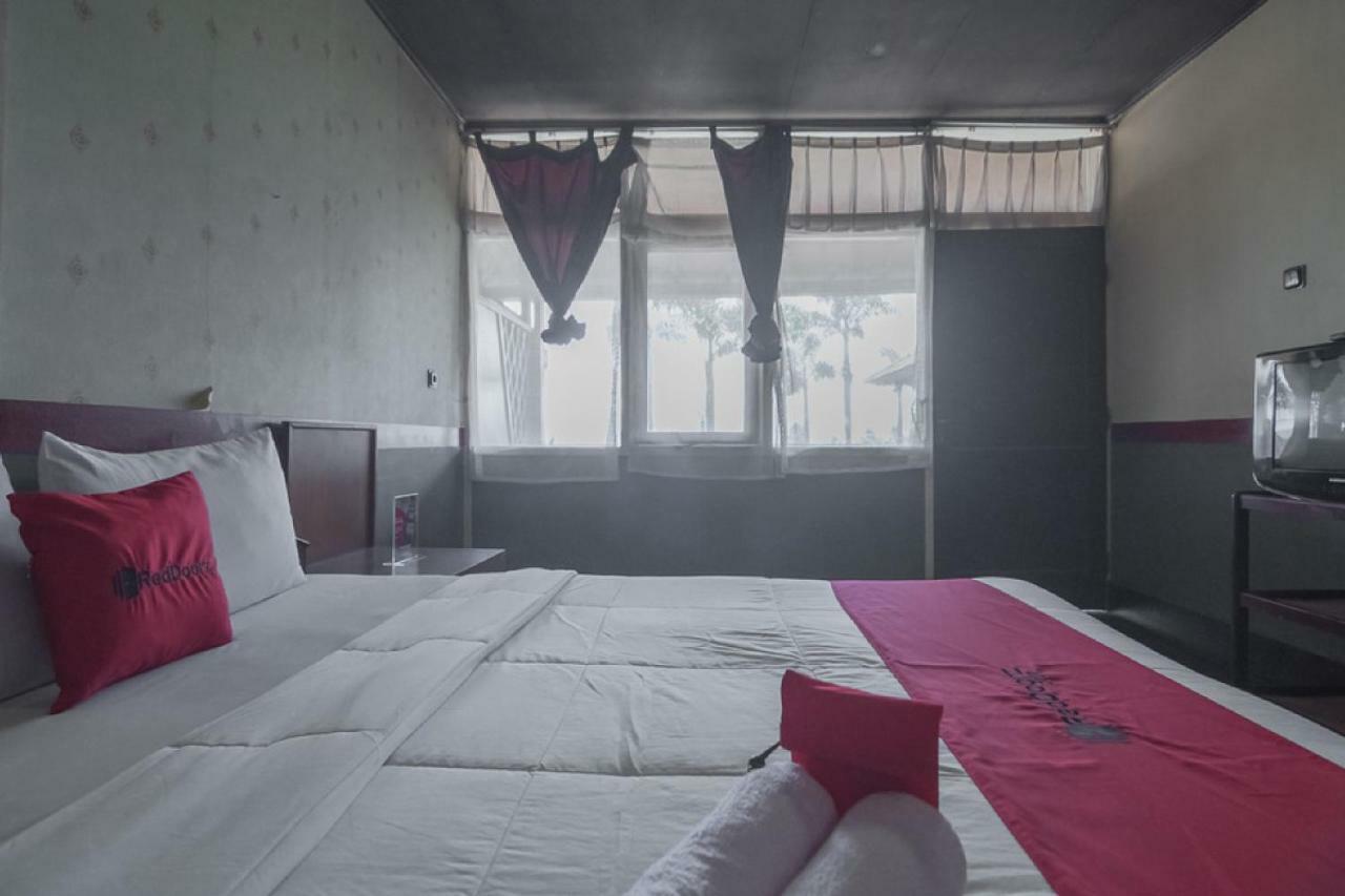 Reddoorz @ Maribaya Street Hotel Lembang Ngoại thất bức ảnh
